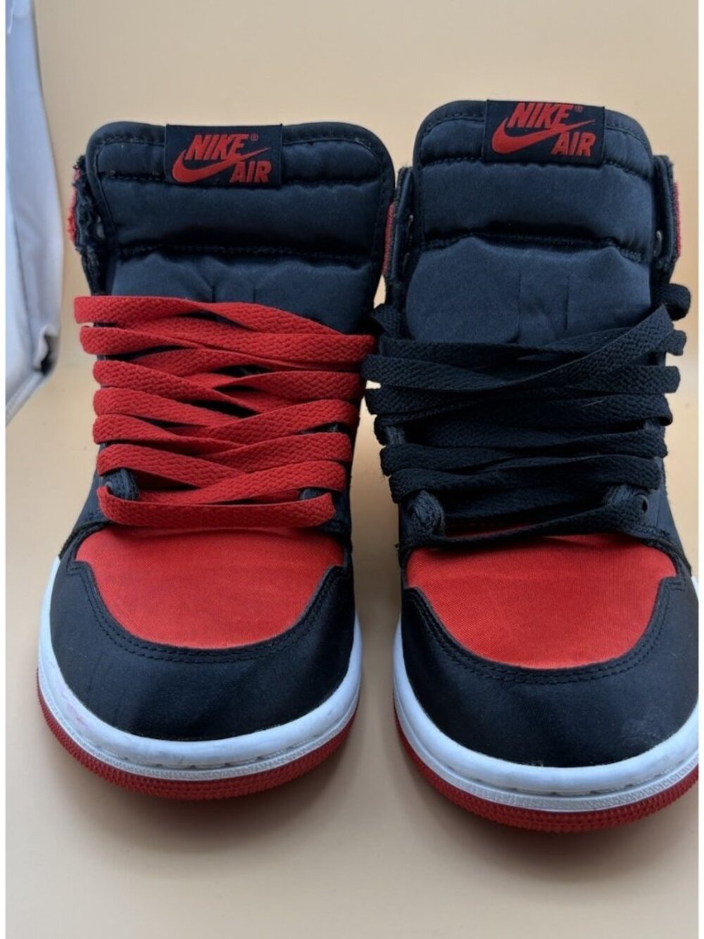 WMNS Jordan 1 Retro High OG Satin Bred - Picture 4 of 13